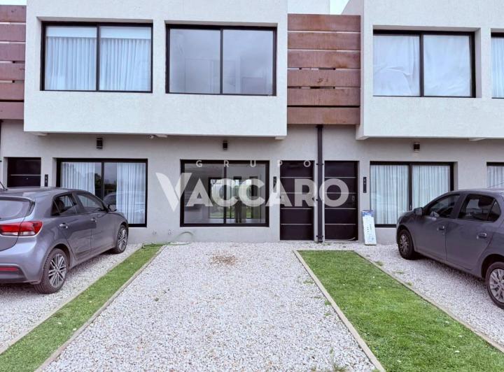 Casa · 74m² · 3 Ambientes · 1 Cochera