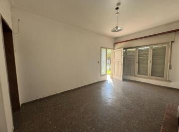 Casa · 78m² · 3 Ambientes · 1 Cochera · Casa 3 Ambientes Venta Moreno Parque Cochera