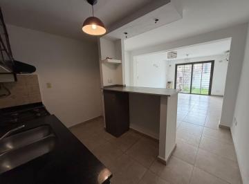Casa · 88m² · 3 Ambientes · 1 Cochera · Venta Duplex 2 Dorm., Cochera Parque Capital
