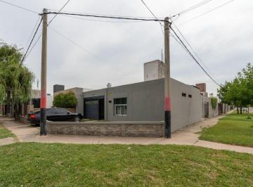 Casa · 90m² · 3 Ambientes · 2 Cocheras · Casa en Venta 1 Dormitorio Zona Norte