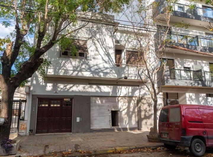 Casa · 200m² · 6 Ambientes · 1 Cochera