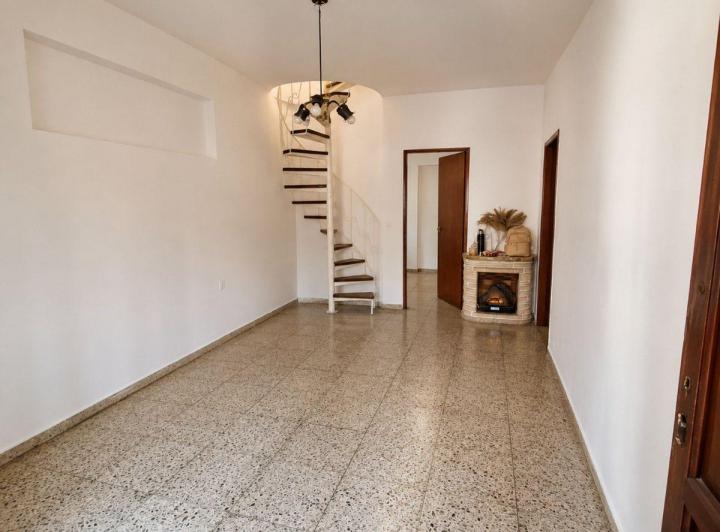 Casa · 242m² · 6 Ambientes · 1 Cochera