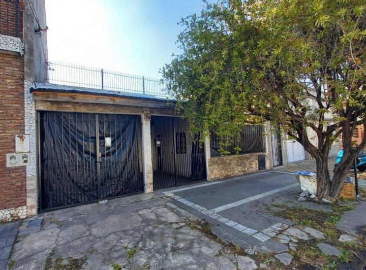 Casa · 100m² · 4 Ambientes · 1 Cochera