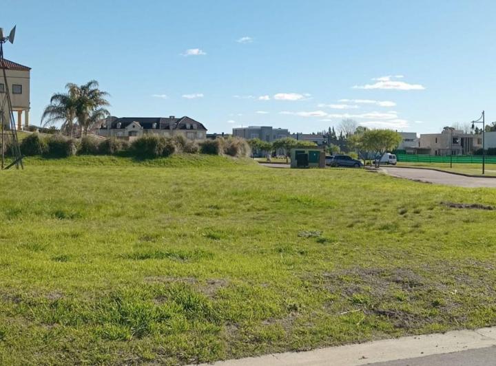 Terreno · 927m²