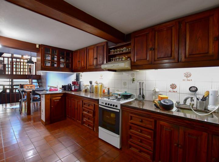Casa · 240m² · 6 Ambientes · 2 Cocheras