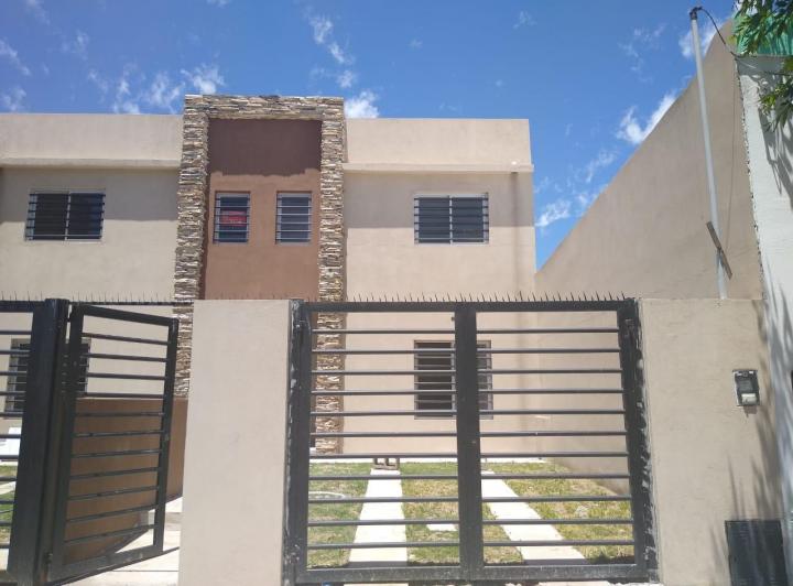 Casa · 100m² · 4 Ambientes · 1 Cochera