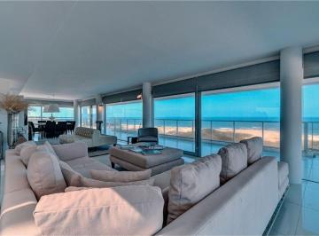 Corredor Responsable:  - 
Contacto: Ligia Kindelan
Exclusivo Penthouse Dúplex fr · Departamento Penthouse en Venta Frente Al Mar