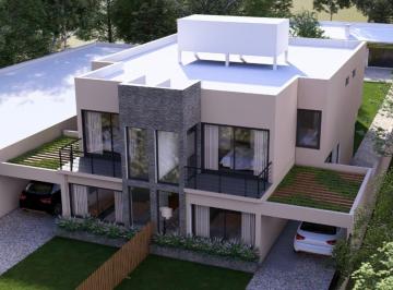 Casa · 228m² · 5 Ambientes · 1 Cochera · Venta Casa 4 Dorm. ´ + Barbacoa - Solymar