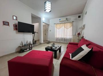 Casa · 143m² · 4 Ambientes · 1 Cochera · Venta Casa 4 Amb. Cochera Patio Quincho Permuta