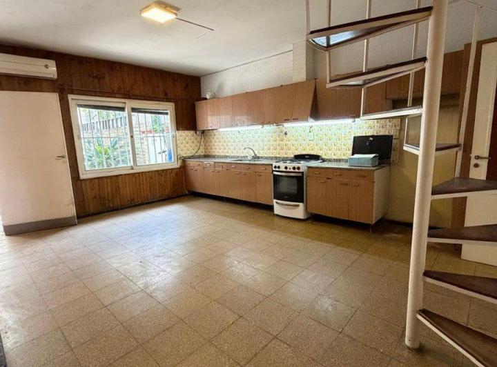 Casa · 177m² · 7 Ambientes · 1 Cochera