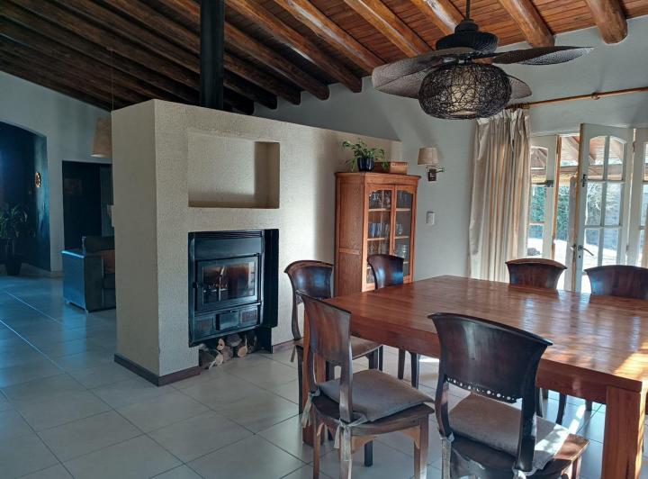 Casa · 195m² · 5 Ambientes · 1 Cochera