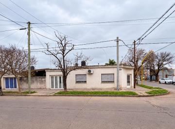 Casa · 160m² · 4 Ambientes · 2 Cocheras · Venta Casa - 2 Habitaciones - Barrio Roca