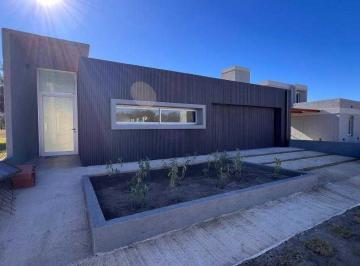 Casa · 166m² · 3 Dormitorios · 2 Cocheras · A Estrenar en Tejas 4 | 3 Dorm. | Losa Radiante | Cochera Doble