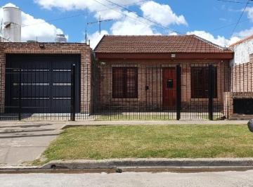 Casa de 6 ambientes, La Plata · Casa en Alquiler, Dueño Directo!, en Villa Elisa.