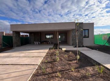 Casa de 5 ambientes, Carrodilla · Excelente Propiedad a La Venta!