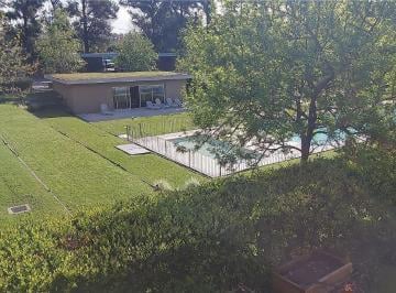 Departamento · 81m² · 3 Ambientes · 1 Cochera · Oportunidad. Impecable Departamento Tres Ambientes con Vista a La Piscina