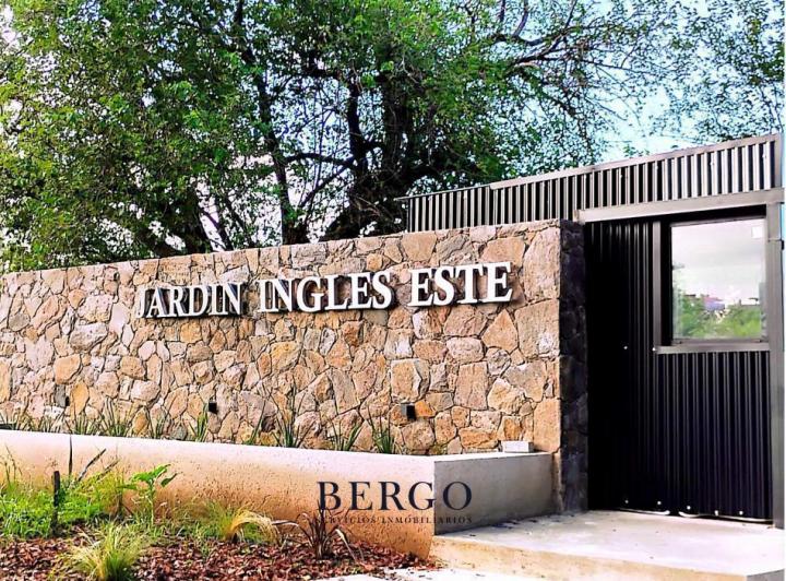 Terreno · 986m²