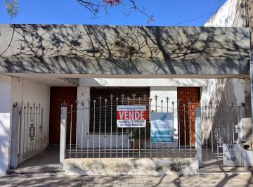 Casa de 4 ambientes, Tío Pujio · Tío Pujio - Casa + Local Comercial