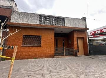 PH · 74m² · 3 Ambientes · 1 Cochera · PH en Venta en Directorio Al 2700 | Apto Crédito, Terraza Propia por Escritura, Patio y Garage