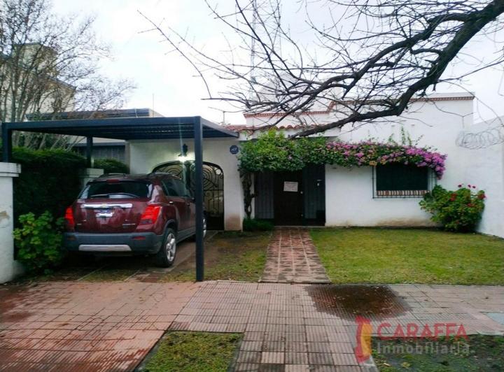 Casa · 183m² · 3 Ambientes · 2 Cocheras