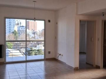 Departamento de 3 ambientes, Floresta · Excelente Departamento de Tres Ambientes con Balcón y Vista Abierta.