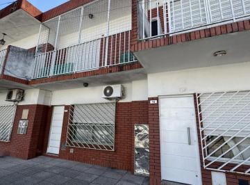 PH · 56m² · 3 Ambientes · PH en Venta - 3 Amb - Sin Expensas - con Patio - Entrada Independiente