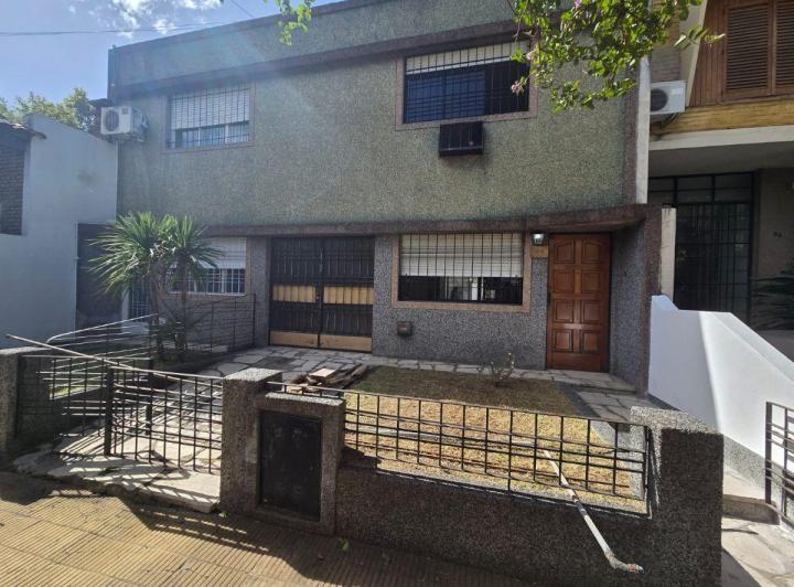 Casa · 80m² · 4 Ambientes · 1 Cochera