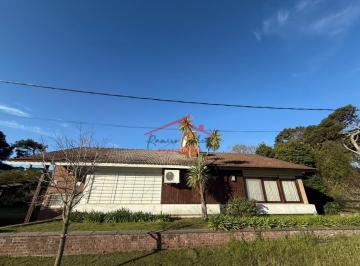 Casa · 120m² · 5 Ambientes · 1 Cochera · Casa en Alquiler Anual en Pinamar