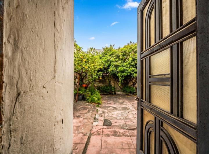 Casa · 200m² · 5 Ambientes · 3 Cocheras