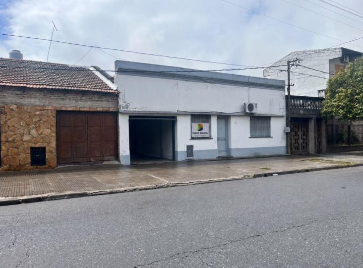 Casa · 70m² · 3 Ambientes · 2 Cocheras