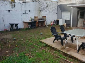 PH de 3 ambientes, Morón · PH en Planta Baja con Jardín, Cochera y 2 Dorm.