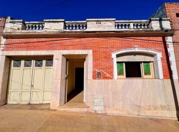 Casa · 306m² · 6 Ambientes · 1 Cochera · Casa en Barrio Cofico