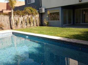 Casa · 120m² · 5 Ambientes · 2 Cocheras · Casas de Santa María | Venta | Casa de 5 Ambientes con Pileta en Barrio Sin Expensas!