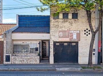 Casa de 6 ambientes, Rosario · Casa de 4 Dorm. en Venta de 330 m² en Rosario
