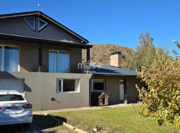 Casa · 278m² · 7 Ambientes · 2 Cocheras · Casa 4 Dorm., Playroom, Parque y Garage Doble - Dina Huapi