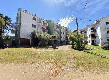 Departamento · 76m² · 4 Ambientes · 2 Cocheras · Venta Departamento Pinamar 4 Ambientes Gas Natural Oportunidad