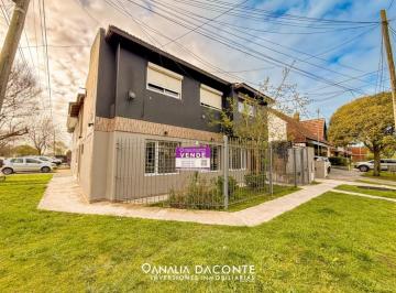 PH · 55m² · 2 Ambientes · 1 Cochera · PH 2 Amb en Pb a La Calle, Reciclado con Garage. Parque Luro