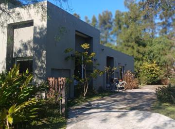 Casa · 270m² · 4 Ambientes · Casa en Alquiler Temporario en Santa Catalina