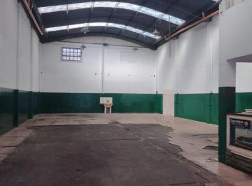 Bodega-Galpón · 230m² · 1 Ambiente · Galpón en Alquiler en Villa Dominico
