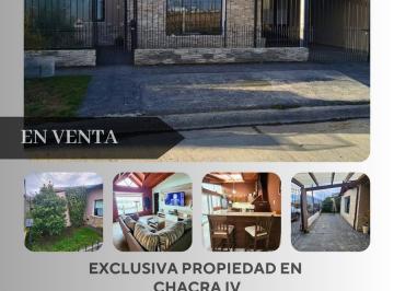 Casa · 151m² · 4 Ambientes · 2 Cocheras · Casa en Venta en Chacra 4