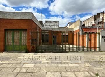 Casa · 163m² · 4 Ambientes · 2 Cocheras · Venta Casa Morón Lote 163 m² Ideal Inversores y Desarrollistas