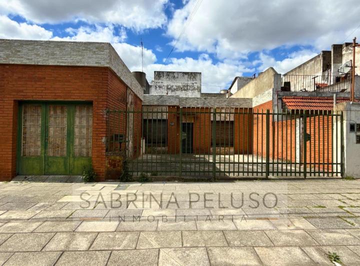 Casa · 163m² · 4 Ambientes · 2 Cocheras
