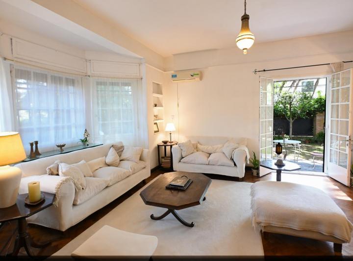 Casa · 290m² · 8 Ambientes