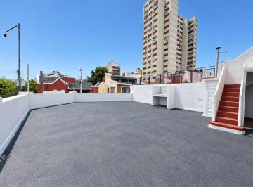 PH de 2 ambientes, Avellaneda · PH de 3 Ambientes con Dos Terrazas y Parrilla – en Avellaneda