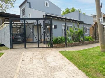 Casa · 120m² · 5 Ambientes · 2 Cocheras · Venta Casa 5 Amb C/patio y Cochera - Burzaco
