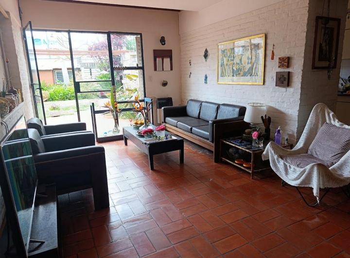Casa · 139m² · 6 Ambientes · 1 Cochera
