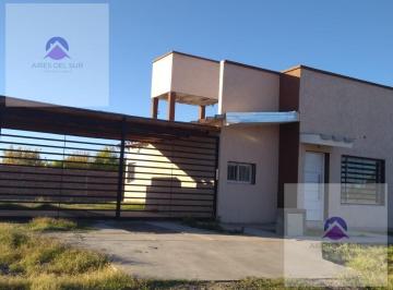 Casa · 81m² · 3 Ambientes · 4 Cocheras · Casa en San Rafael