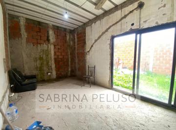 Casa · 310m² · 2 Ambientes · 1 Cochera · Casa a Terminar en Venta Lote 10x31 Oportunidad Financia