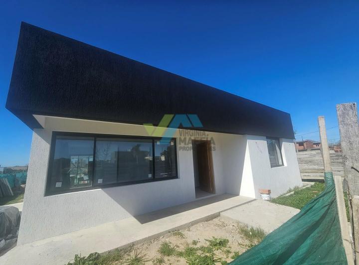 Casa · 140m² · 4 Ambientes · 2 Cocheras