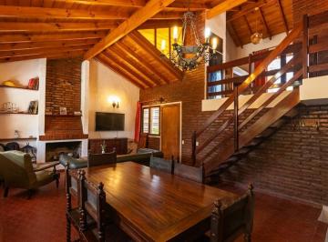 Casa · 122m² · 4 Ambientes · 1 Cochera · Excelente Casa en Barrio Cerrado Hipocampo | Lote Propio y Entorno Natural